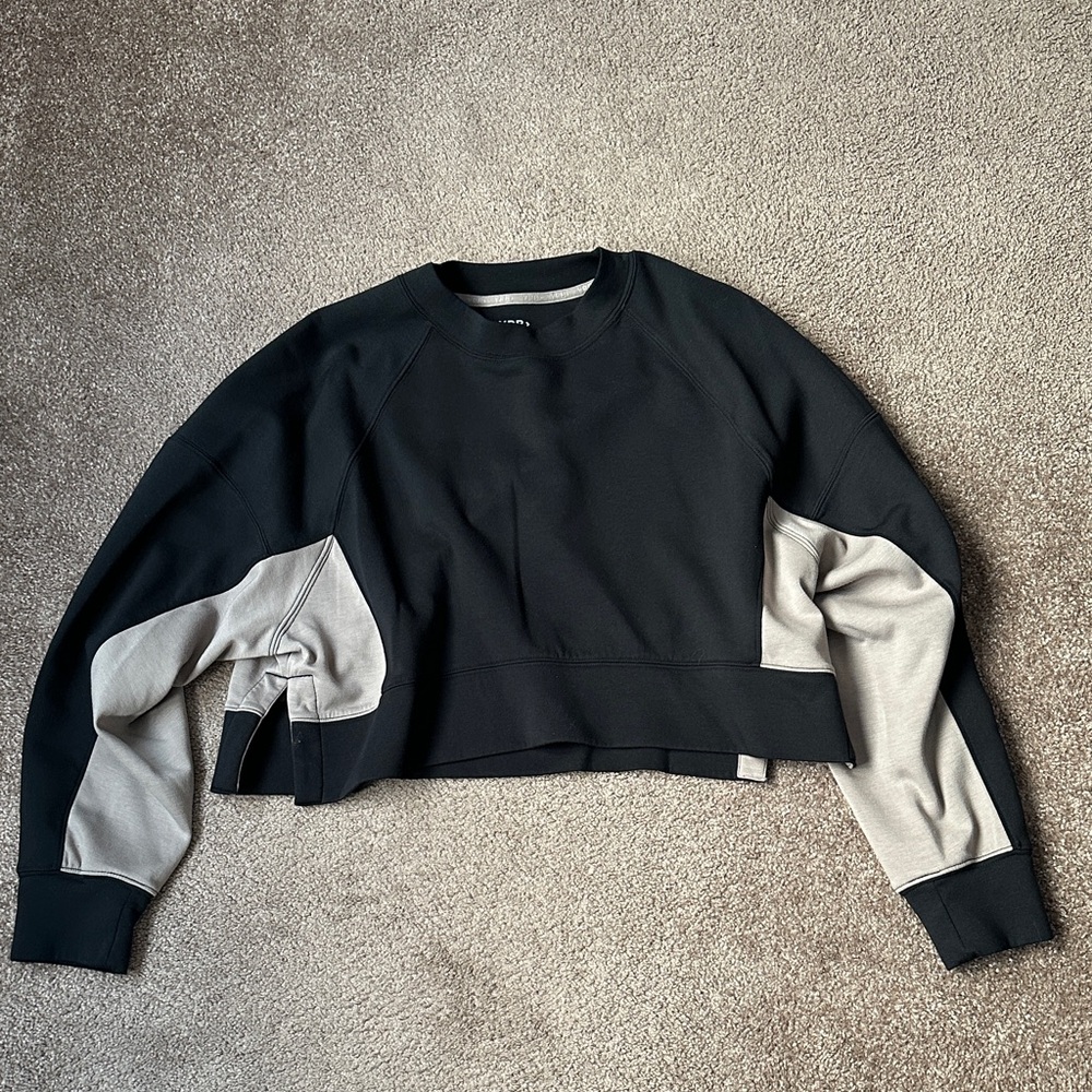 YPB by Abercrombie & Fitch - neoKNIT cropped crewneck - Size M